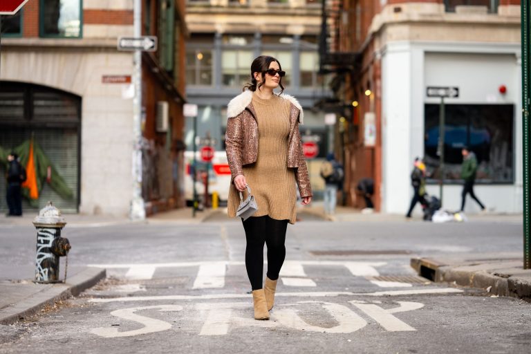 How Do Influencers Make Money? 8 Income Streams To Try